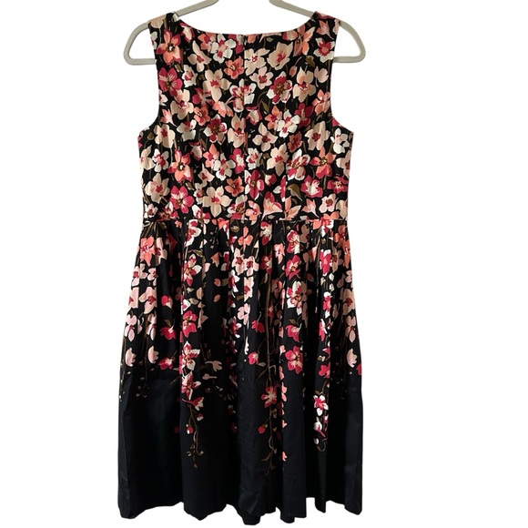 Talbots Dresses & Skirts - Talbots Fit and Flare Floral Sleeveless Dress Lined with Pockets 8 Petite